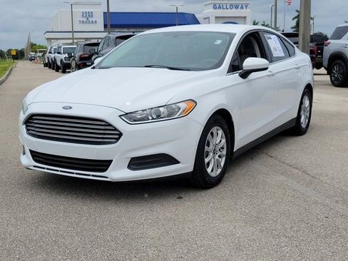 Used 2015 Ford Fusion S FWD image 3