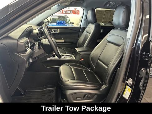 Used 2023 Ford Explorer XLT w/ Equipment Group 202A AWD/4WD image 4