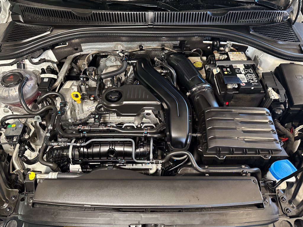Used 2025 Volkswagen Jetta Sport FWD image 23