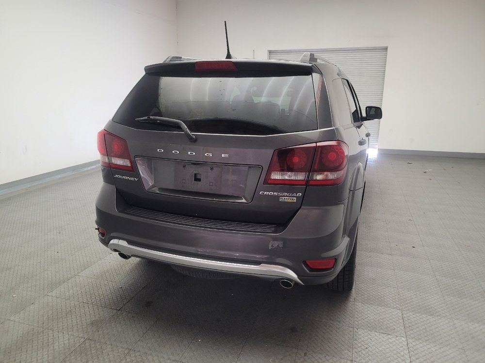 Used 2019 Dodge Journey Crossroad FWD image 7