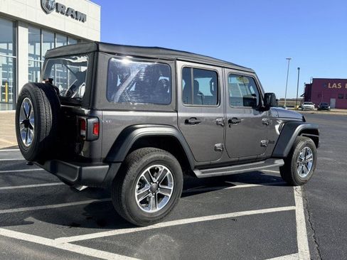 Used 2025 Jeep Wrangler Sport image 6