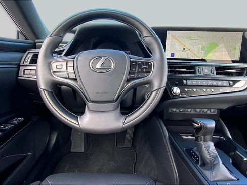 Used 2024 Lexus ES 350 w/ Technology Package FWD image 6