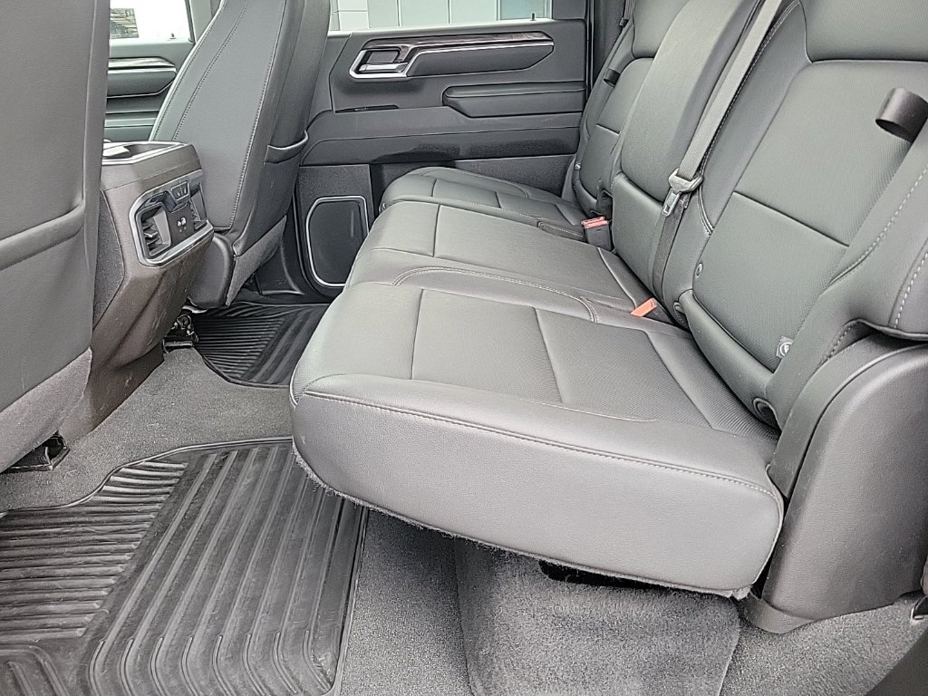 Used 2025 Chevrolet Silverado 2500 LTZ w/ LTZ Convenience Package AWD/4WD image 9