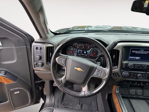Used 2018 Chevrolet Silverado 1500 High Country image 12