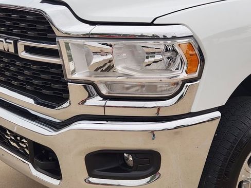 Used 2024 RAM 2500 Big Horn AWD/4WD image 6