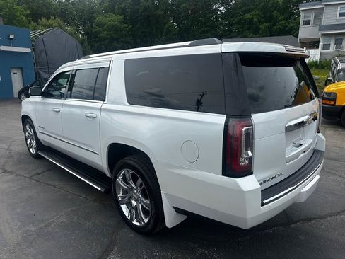 Used 2018 GMC Yukon XL Denali w/ Denali Ultimate Package AWD/4WD image 3