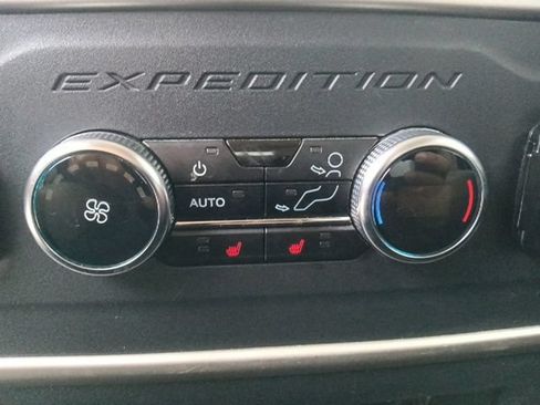 Used 2024 Ford Expedition Limited RWD image 28