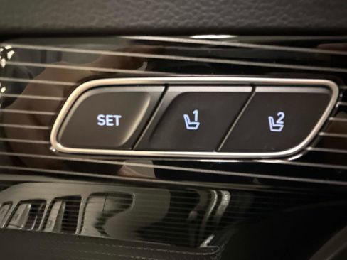 Used 2024 Hyundai Palisade Calligraphy image 19