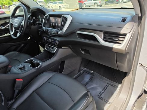 Used 2024 GMC Terrain SLT FWD image 14
