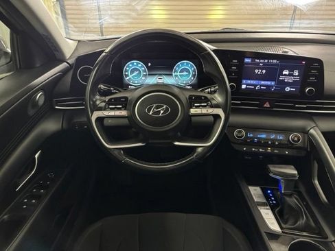 Used 2021 Hyundai Elantra SEL w/ Convenience + Premium Package FWD image 15