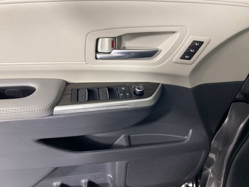 Certified 2024 Toyota Sienna Limited image 12