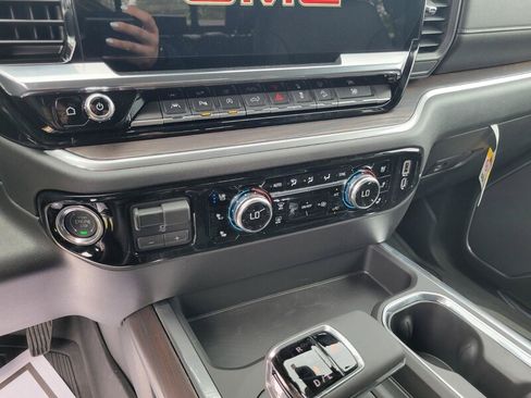 New 2026 GMC Sierra 1500 SLT w/ SLT Premium Plus Package AWD/4WD image 17