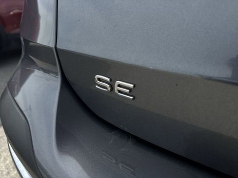 Used 2024 Volkswagen Taos SE AWD/4WD image 30