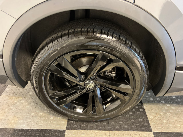 Certified 2023 Volkswagen Tiguan SE R-Line FWD image 10