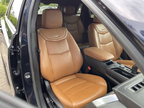 Used 2021 Cadillac XT5 Premium Luxury w/ LPO, Floor Liner Package AWD/4WD image 37