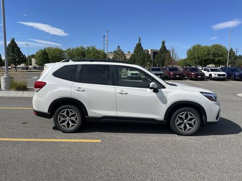Used 2020 Subaru Forester Premium w/ Popular Package #1 AWD/4WD image 10