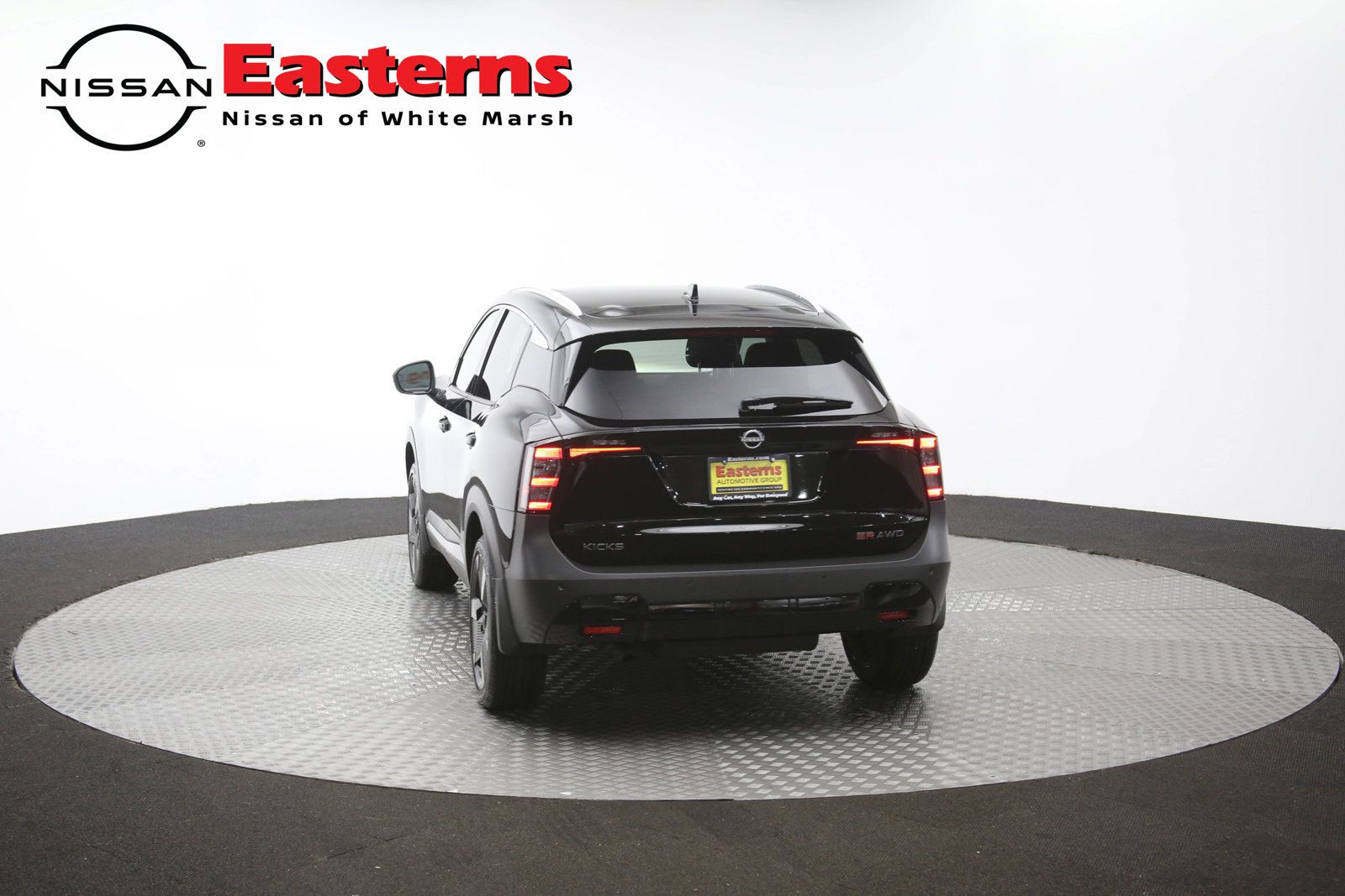 Used 2026 Nissan Kicks SR w/ SR Premium Package AWD/4WD image 39