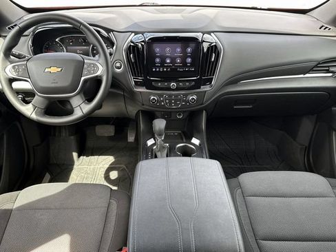 Certified 2023 Chevrolet Traverse LT FWD image 16