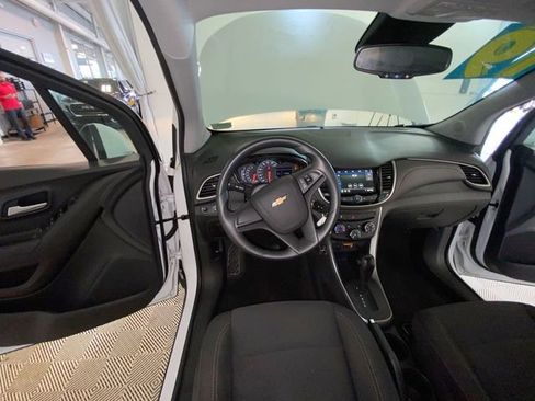 Used 2019 Chevrolet Trax LS FWD image 34