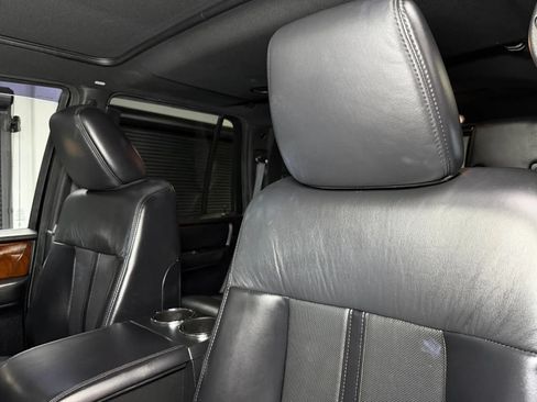 Used 2017 Lincoln Navigator Select AWD/4WD image 30