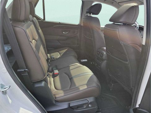 Used 2023 Honda Pilot Elite image 21
