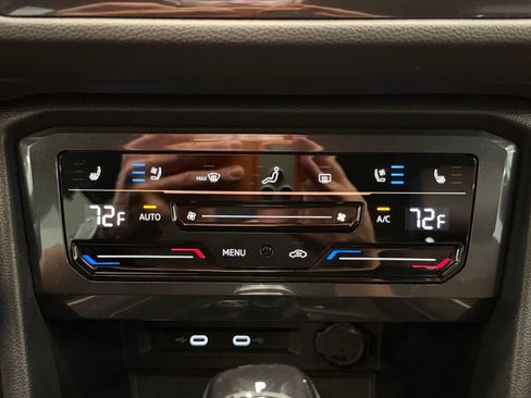 Used 2022 Volkswagen Tiguan SEL R-Line AWD/4WD image 18