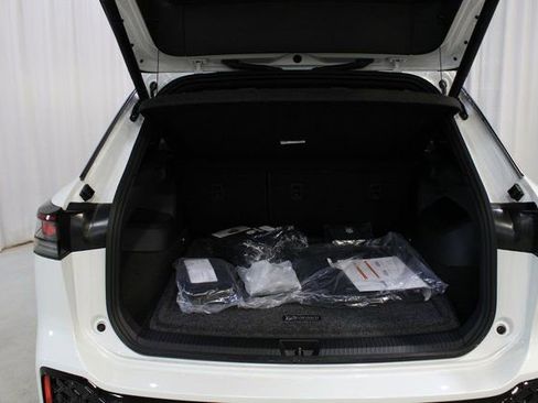 New 2026 Volkswagen Tiguan SEL R-Line image 28