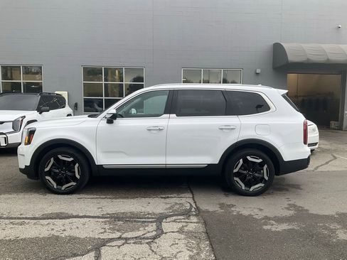 Used 2024 Kia Telluride S w/ S Sunroof Package FWD image 4