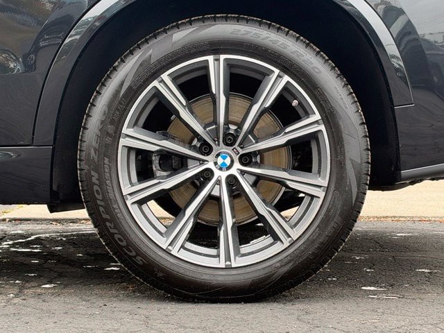 Certified 2024 BMW X5 xDrive40i w/ M Sport Package AWD/4WD image 4
