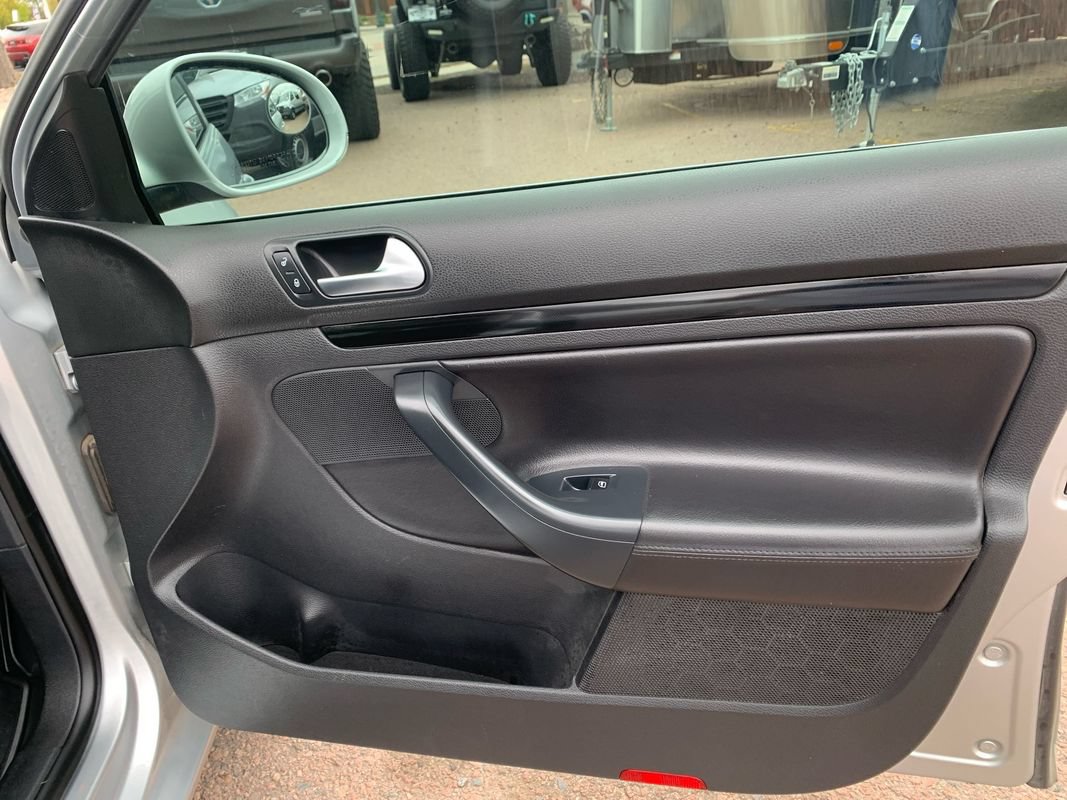 Used 2011 Volkswagen Jetta TDI FWD image 29
