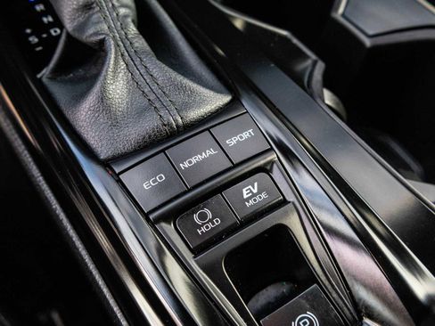 Used 2025 Toyota Camry SE image 23