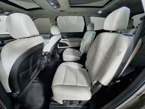Used 2023 Kia Telluride SX Prestige AWD/4WD image 24