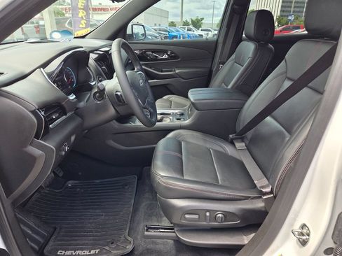 Used 2023 Chevrolet Traverse RS FWD image 5