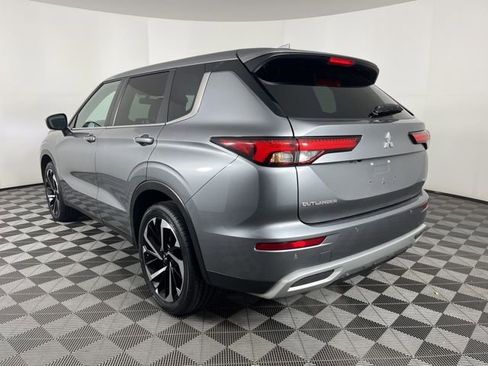 Used 2024 Mitsubishi Outlander SE image 7