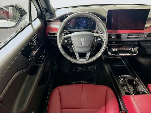 New 2025 Lincoln Corsair Reserve image 24