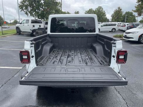 New 2025 Jeep Gladiator Mojave w/ Convenience Group image 32