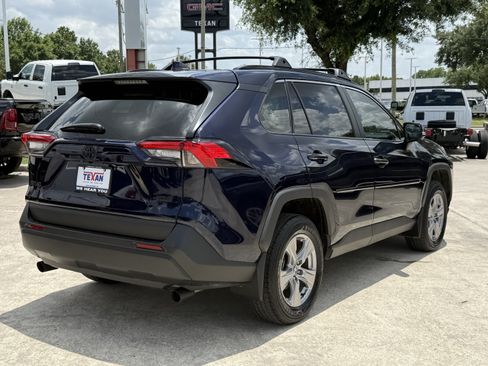 Used 2025 Toyota RAV4 XLE w/ Convenience Package FWD image 10