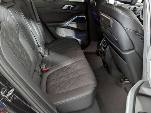 Used 2024 BMW X6 M60i w/ Dynamic Handling Package image 42