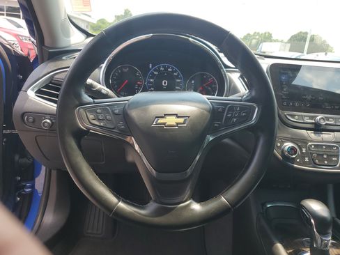 Used 2023 Chevrolet Malibu LT FWD image 24