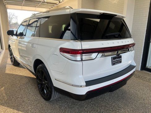 Used 2024 Lincoln Navigator Reserve AWD/4WD image 4