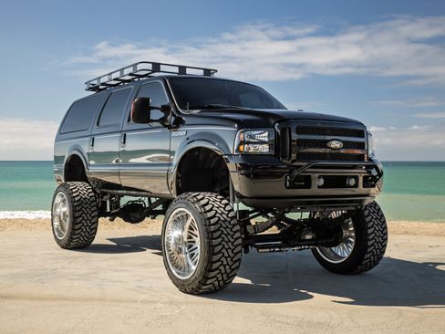 Used 2005 Ford Excursion Eddie Bauer image 4