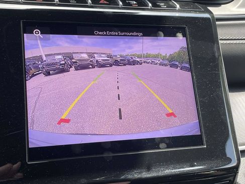 Used 2025 Jeep Grand Cherokee Altitude AWD/4WD image 36