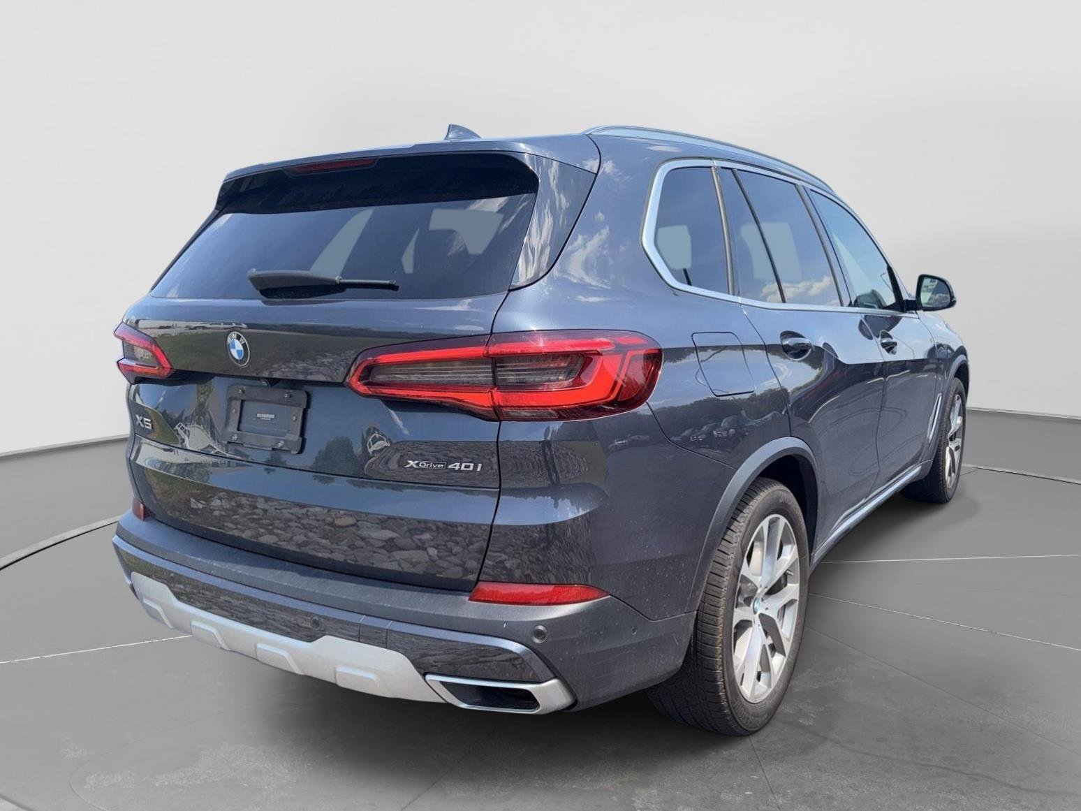 Used 2019 BMW X5 xDrive40i w/ Convenience Package AWD/4WD image 3