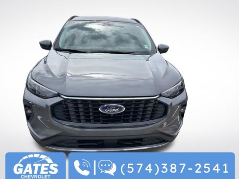 Used 2024 Ford Escape SE w/ PHEV Premium Package image 2