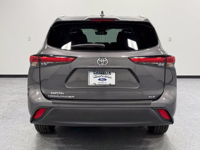 Used 2023 Toyota Highlander XLE FWD image 10