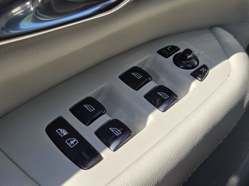 Certified 2025 Volvo XC90 B5 Ultra w/ Protection Package Premier image 34