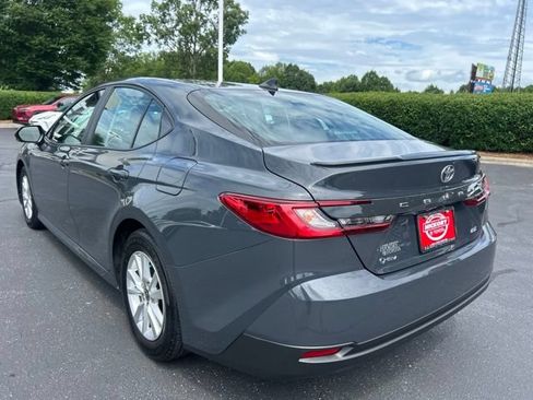Used 2025 Toyota Camry LE w/ Convenience Package FWD image 9