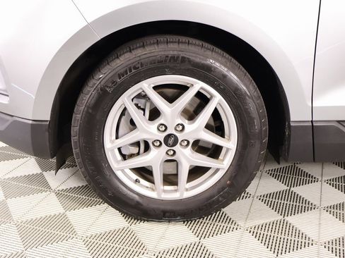 Used 2024 Ford Edge SEL image 17