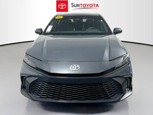 Used 2025 Toyota Camry SE w/ Convenience Package FWD image 10