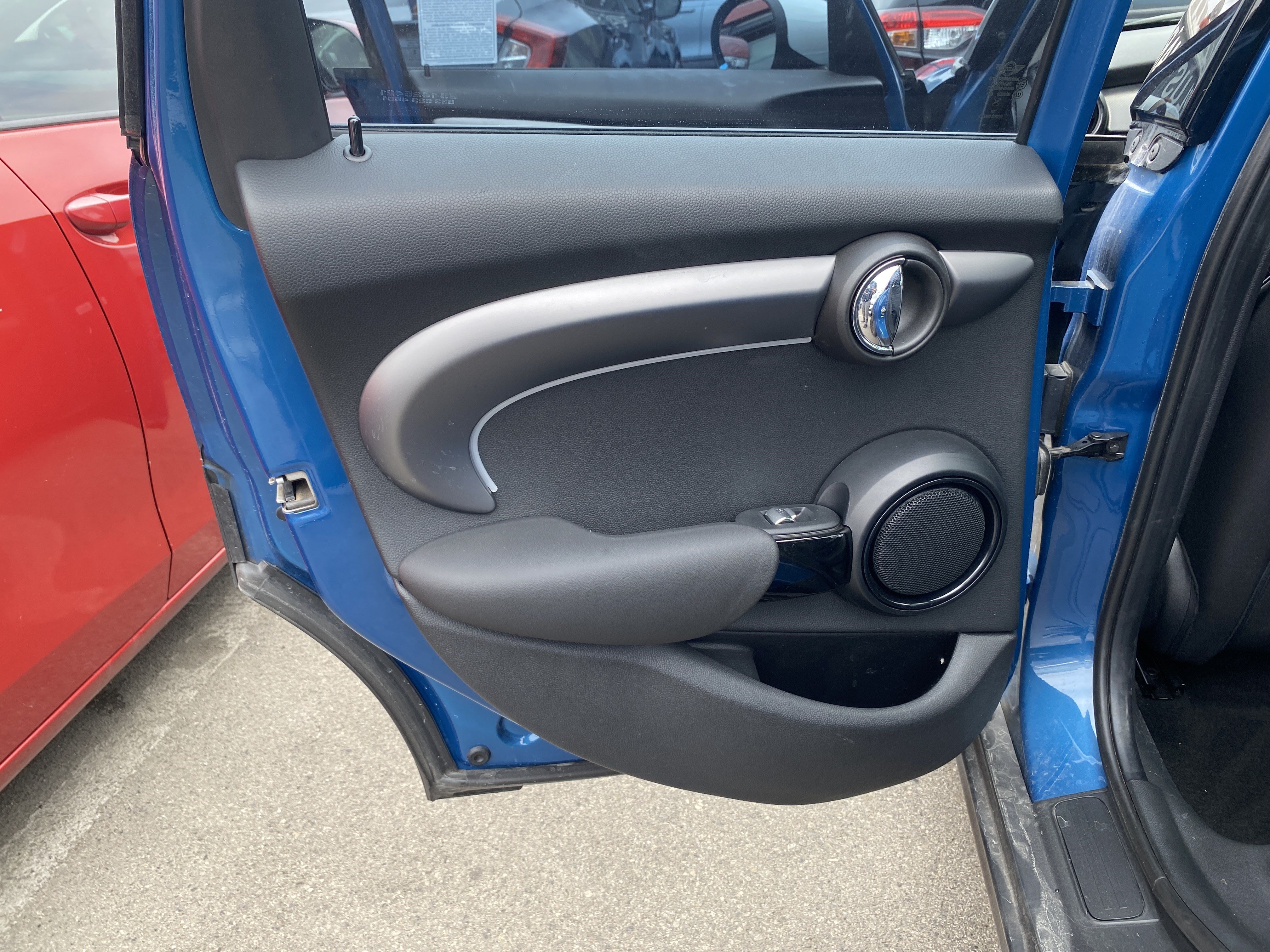 Used 2024 MINI Cooper 4-Door Hardtop FWD image 23